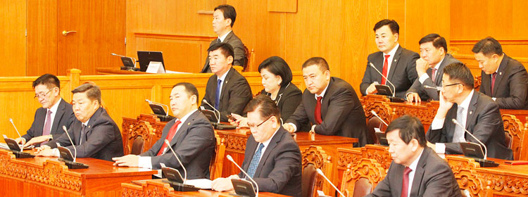 Б.Чойжилсүрэн: Цалин нэмэхгүй гэж ОУВС-тай тохирсон