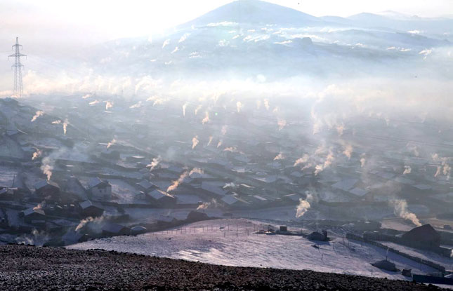 Нийслэлийнхэн эсгий гэрээсээ салаагүй цагт утаа буурахгүй