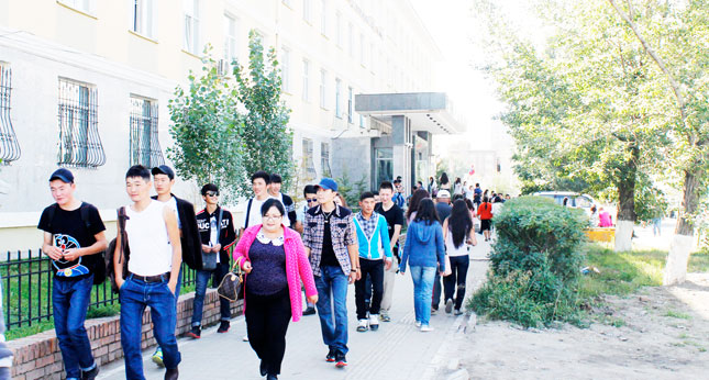 Магадлан итгэмжлэгдсэн сургуульд сурснаар тэтгэлэгт хамрагдах боломжтой