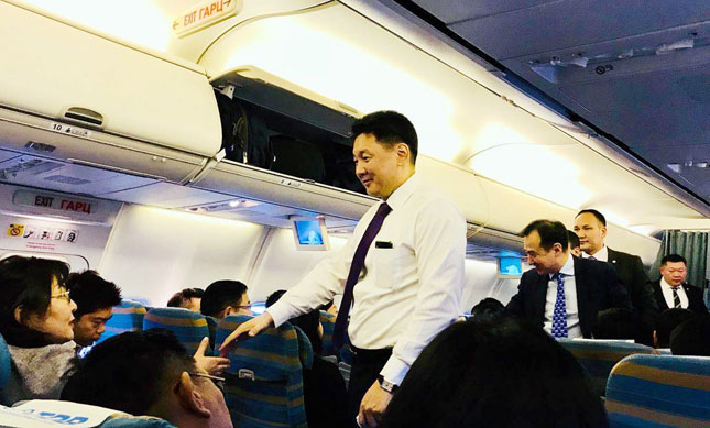 700 сая долларын төлөө Засгийн газрын бүрэлдэхүүний 50 хувь нь БНСУ-д ажиллаж байна