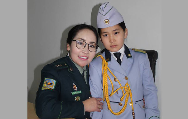 “Хайрлана гэдэг хайртай хүнийхээ амьдралаар амьдрахыг хэлдэг”