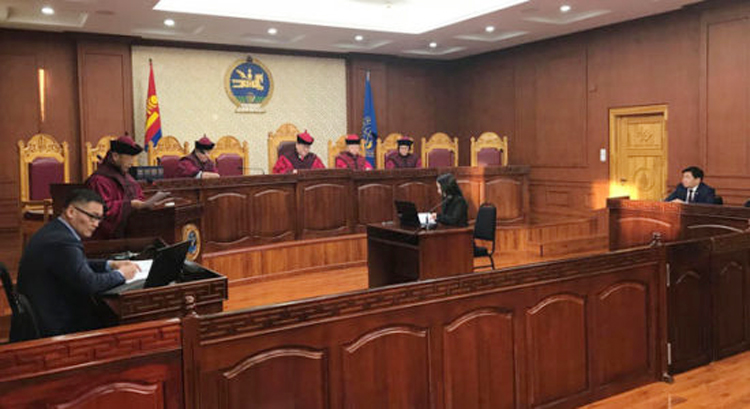 Дайны байдалд Ерөнхийлөгч хууль тогтоох эрхтэй гэх заалт Үндсэн хууль зөрчсөн гэж үзэв