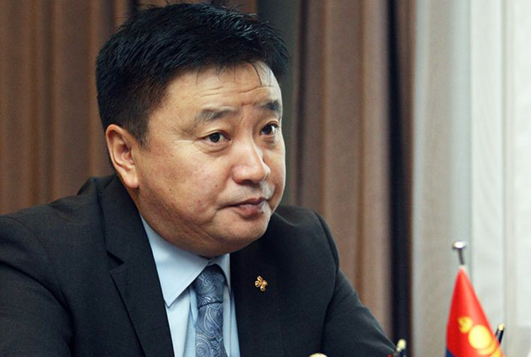 Хотын дарга Су.Батболд зуух л ярьж сууна