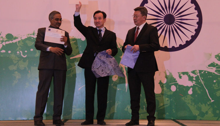 Энэтхэгт Бүгд Найрамдах улс тунхагласны ойг тэмдэглэв