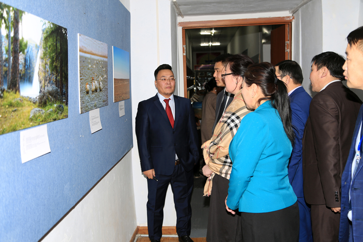 “МИНИЙ ЭХ ОРОН” гэрэл зургийн үзэсгэлэн 21 аймагт болно