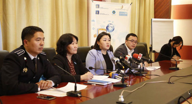 357 хүүхэд дэлгэцийн донтолттой хэмээн эмчлэгджээ