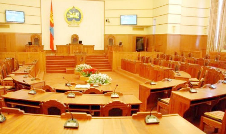 Гишүүд чуулганы завсарлагаанаар  амрах ёстой юу, ажиллах үүрэгтэй юу