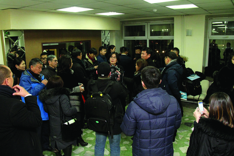 МСНЭ-ийн XVII их хурал  хоёр хуваагдлаа