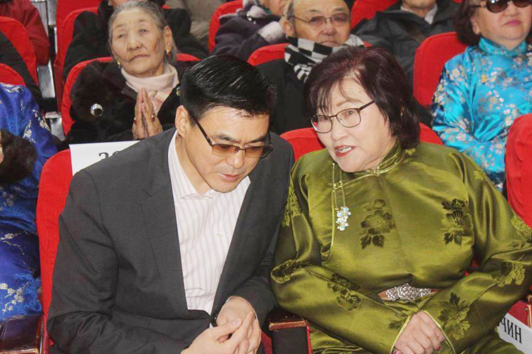 НИТХ-ын дарга Налайх дүүрэгт ажиллав