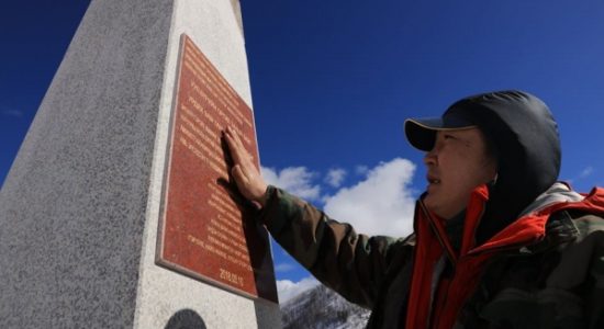 17 уулчны дурсгалд зориулан гэрэлт хөшөө босгожээ