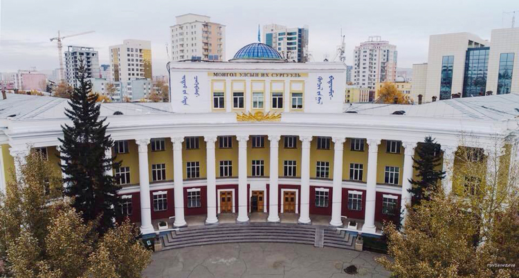 МУИС-ийн дипломыг яаж олгоод байна вэ?!