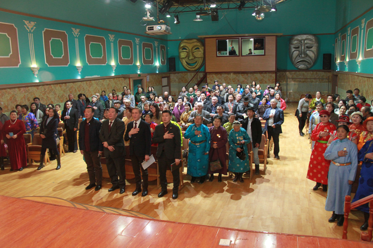 Шинэ Дээд Үндсэн хуулийн төслийг Баянзүрхчүүд дэмжиж байна гэв