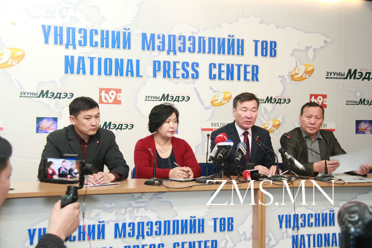 Баялгийг ард түмний мэдэлд шилжүүлэхийг дэмжиж намууд гарын үсэг зурна  