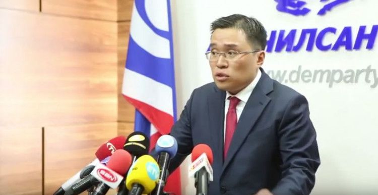 О.Магнай: АН өөрийгөө цэвэрлэж , С.Баярцогтыг намаасаа хөөлөө