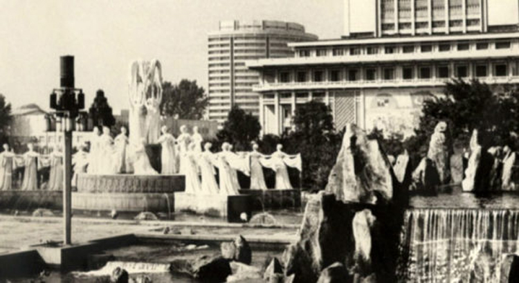 Өглөөний сувдан шүүдрийн орныг эргэн дурсахад… 