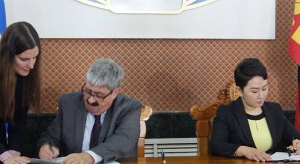 Бүх төрлийн паспорт эзэмшигчид Уругвай улс руу визгүй зорчихоор боллоо