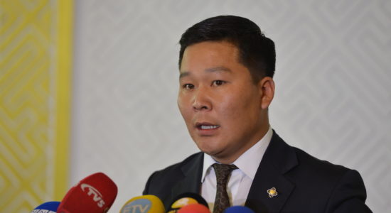 Д.Гантулга түдгэлзэх өргөдлөө хоёр удаа өгсөн ч хүлээж аваагүй байна