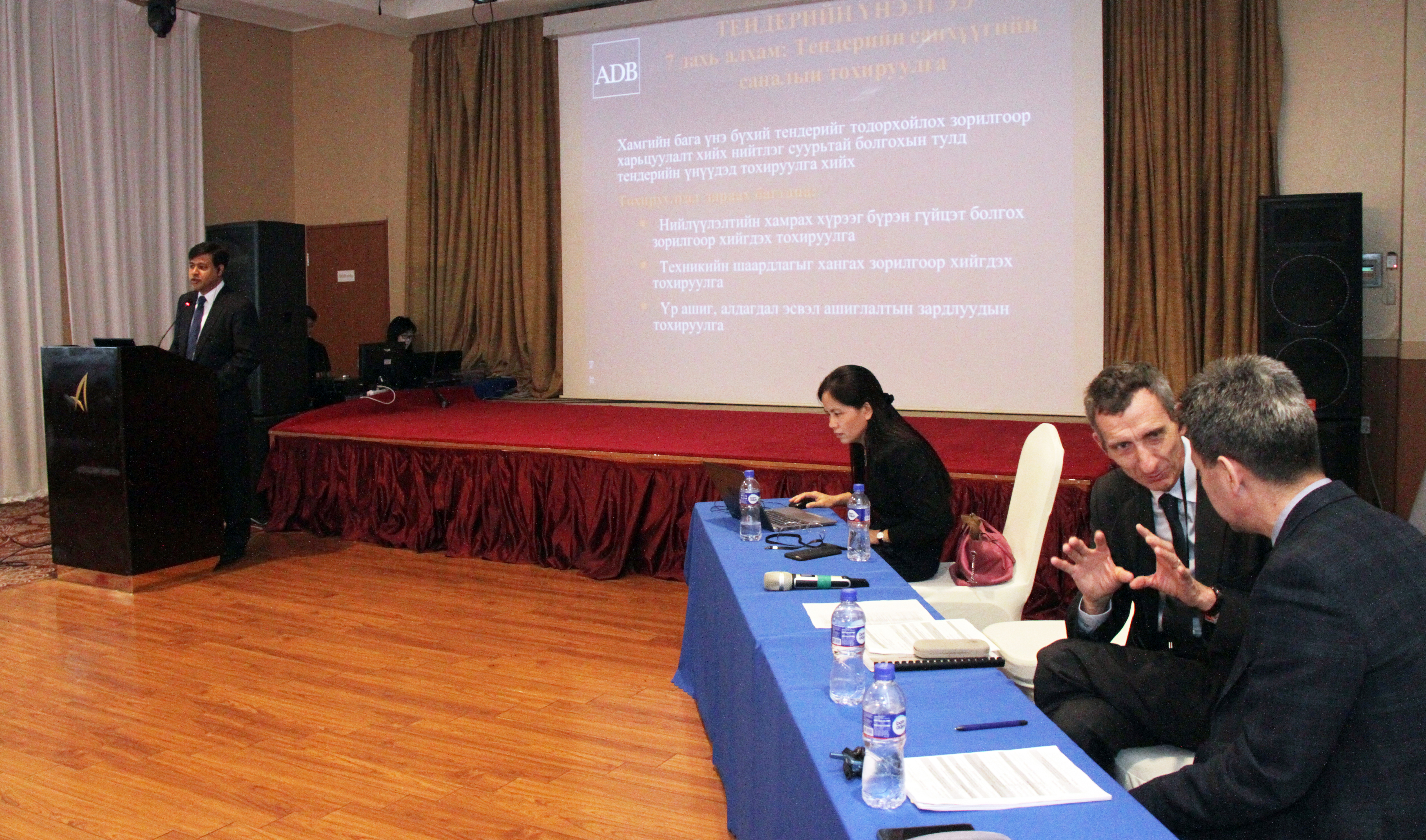 Газар болон орон сууцаа эрэгтэйчүүд давамгай эзэмшдэг