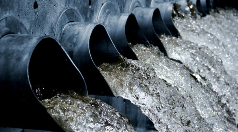 Ус бохирдуулагчдад хуулиар найр тавих уу?