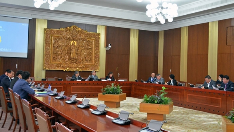 Протокол: Ерөнхийлөгчийн санаачилсан төсөл байнгын хороон дээр бүдрэв