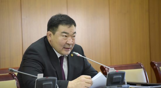 Б.Бат-Эрдэнэ: Л.Чинбатыг даргаар томилсон гурван шатны шүүхийн шийдвэрийг олж хараагүй