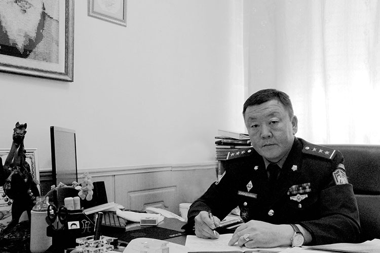 Д.Мэндсайхан:  Хилчдийн нэр хүндэд санаатай халдвал хариуцлага тооцно