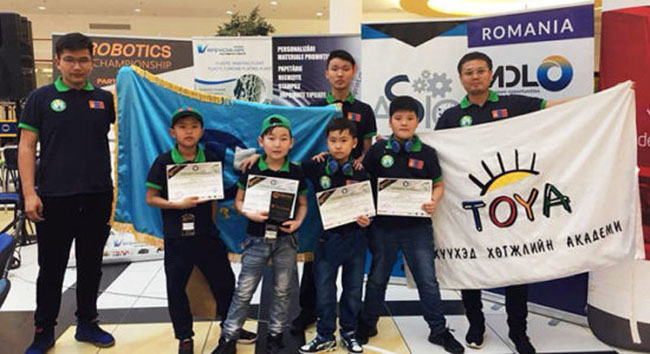 Б.Ханбилэг: Робот бүтээхэд тууштай зан чухал