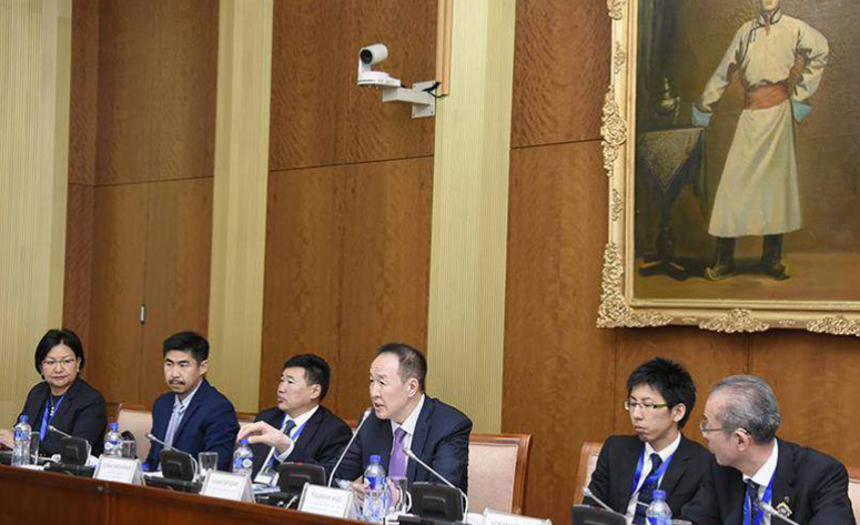 “Төрийн захиргааны манлайлал” сэдэвт сургалт зохион байгууллаа