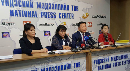 Багш нар сайдуудтай нүүр тулсан уулзалт хийнэ гэв