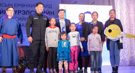 Эгч дүү есөд бэлэглэсэн байрыг Засгийн газраас шийдвэрлэжээ