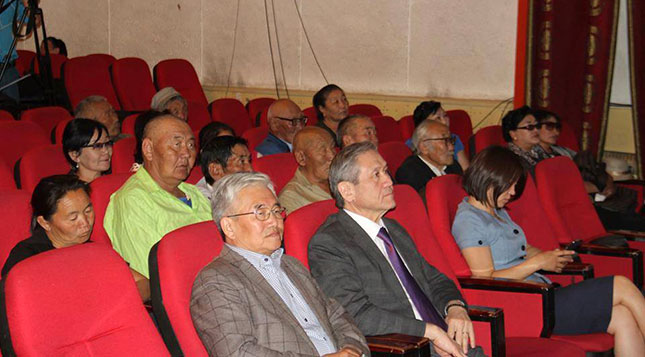 Сэлэнгэчүүд Дээд хуулийг дэмжлээ