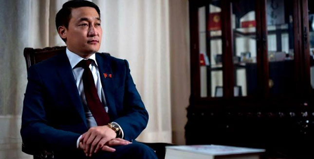 МАН-ын генсек Д.Амарбаясгалан өөрөө МАНАН-гийн бүтээл биш юм уу?