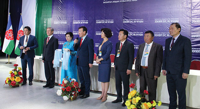 Төлөөлөгчид намын дүрмийн өөрчлөлтийг дэмжиж, мэдэгдэл гаргалаа