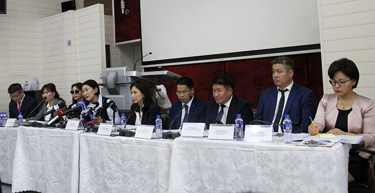 Хичээлийн жилийг 14:00 цагт нээхээр хойшлууллаа