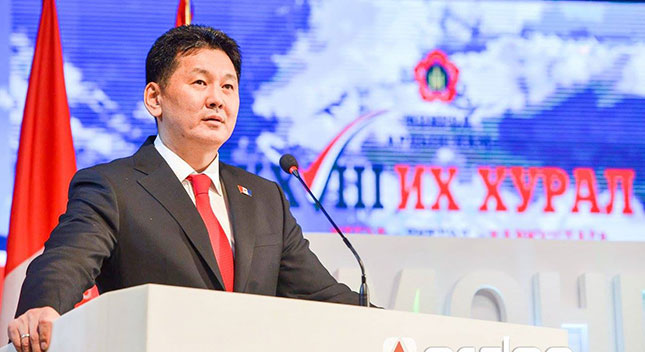 У.Хүрэлсүх намынхаа удирдах зөвлөлийг атгаж чадаж байгаа юу?