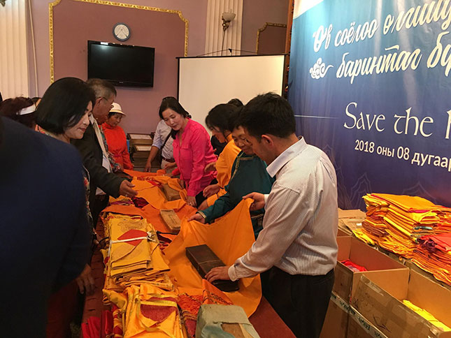 35 мянган ном, судар “дээл”-тэй болжээ