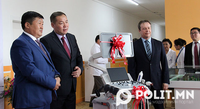 Бөөрний төв Монголд анхдагч допплер аппараттай болов