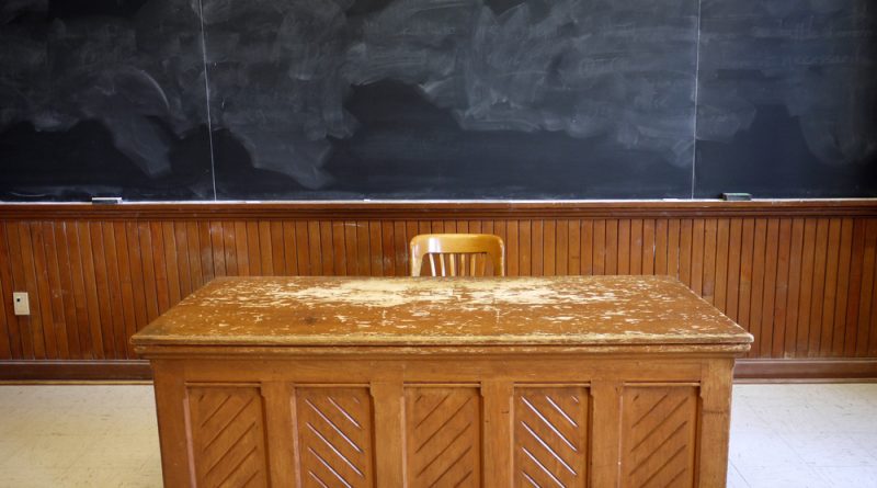 “Цахим даалгавар” ухаалаг утсыг улам өөгшүүлж байна