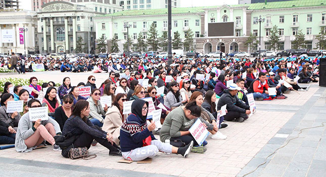 100 мянган хүүхэд эрсдэлт нөхцөлд байгааг санууллаа