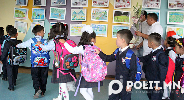 Ухаалаг утасны хэрэглээг уран зохиолын хичээлээр нөхье