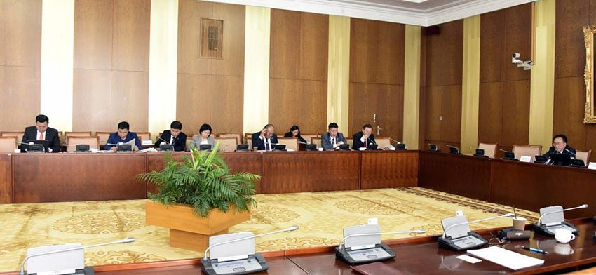 Валютын нөөцийн алдагдалд Чингис, Дим Сам бондын өр нөлөөлсөн гэв