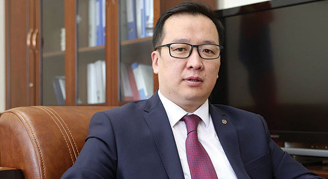 У.Хүрэлсүх “Хүргэн Дэнзэн”-тэй болжээ