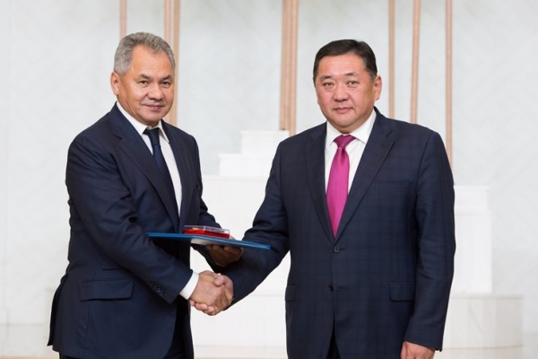 Сергей Шойгуг “Цэргийн гавьяаны улаан тугийн одон”-гоор шагнав