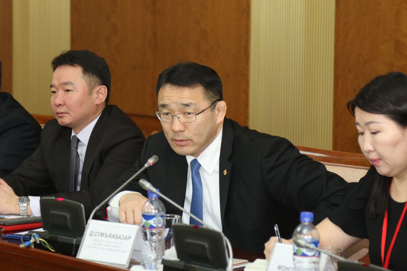 Б.Хэрлэн: Дотоодод хуурамч шатахуун хийсэн тохиолдол гарсан