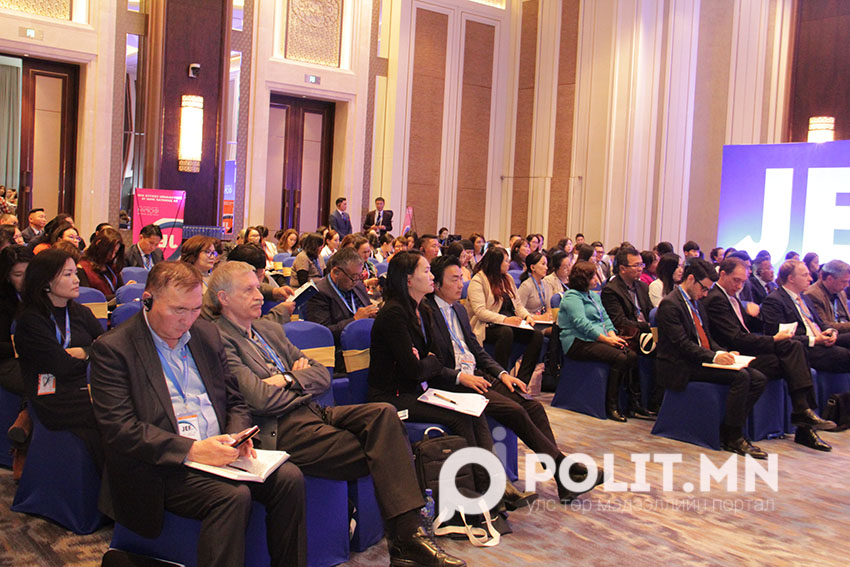 Сэтгүүлчдийн нийгэмд өгөх мэдээлэл нэг стандарттай байхыг шаардаж байна гэв