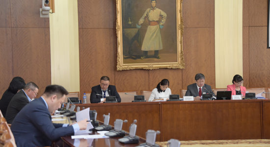 Төсвийн тогтвортой байдлыг хангах зөвлөлийн гишүүдэд хэн багтав?