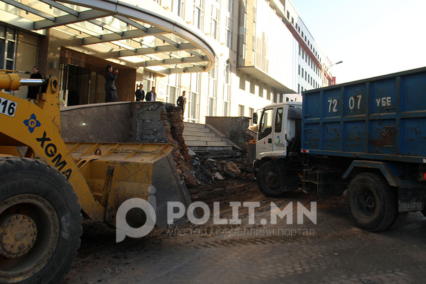 Явган хүний зам чөлөөлөлтийн ажил ингэж  үргэлжилнэ