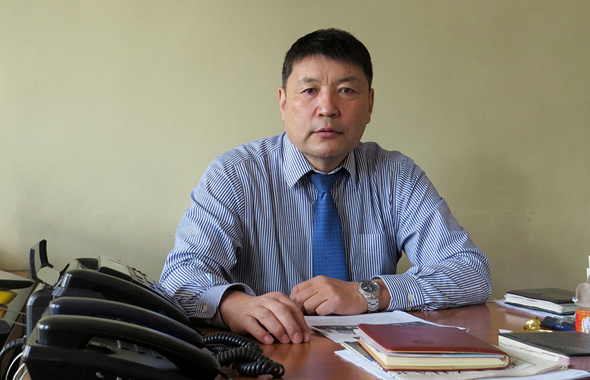 С.Байгалсайхан: Бор зүрхээрээ зохиол бичиж,  гуйлгаар  хэвлүүлдэг  зохиолчдоос  сайн  бүтээл шаардах эрхгүй