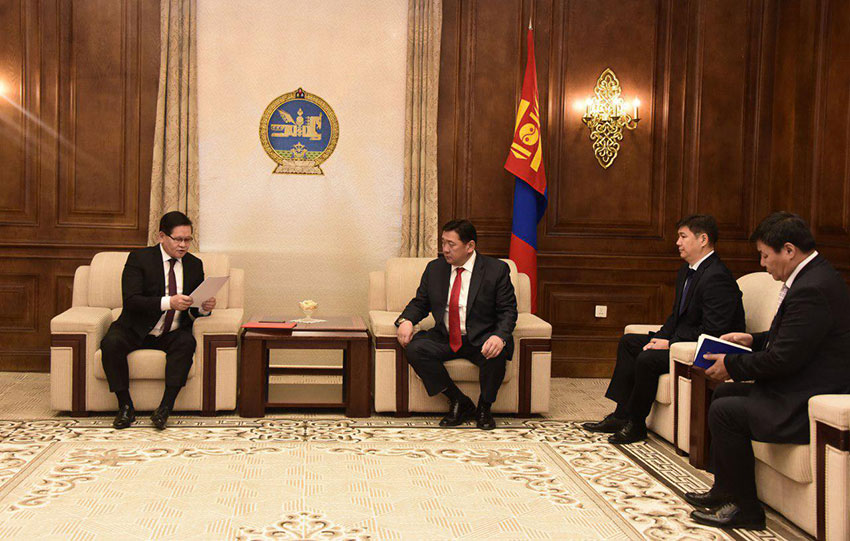 Б.Батзоригийг “дан дээл” ч үгүй үлдээх үү?