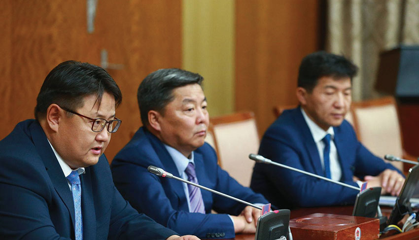 Б.Батзоригийг үлдээж, Засгийн газраа явуулахаар шийдэв үү?